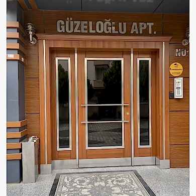 D-502 Apartman Kapıları